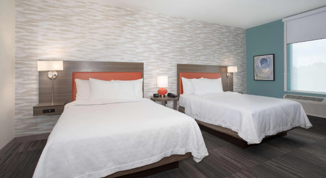 Четырёхместный люкс c 1 комнатой Home2 Suites By Hilton Omaha Un Medical Ctr Area