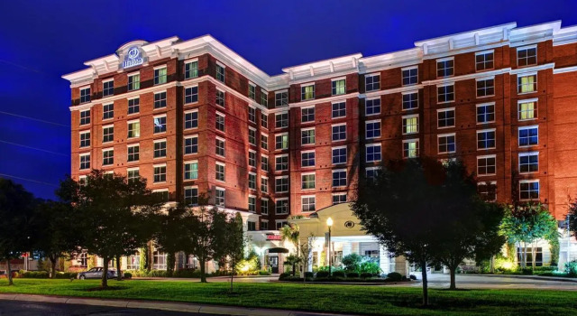 Кровать в общем номере Hilton Columbia Center
