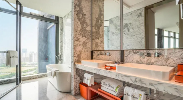 Семейный номер Standard с видом на город Sofitel Hangzhou Yingguan Hotel