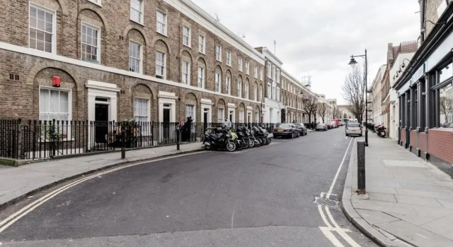 OYO Kings Cross Apartment