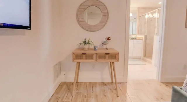 Beach Home w Heated Pool Free Golf Cart, Забронировать Дом для отпуска Коттеджи Палм-Кост, Коттедж