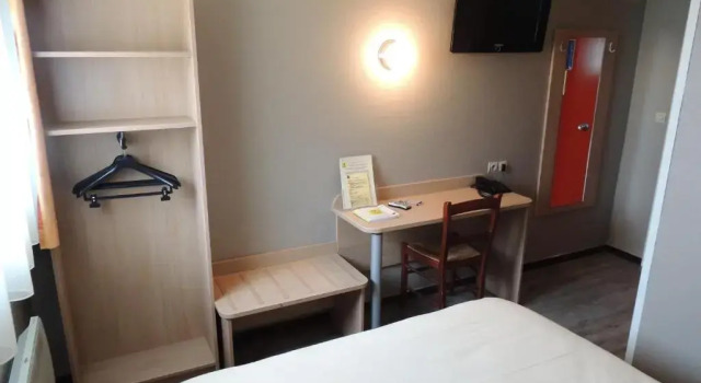 Двухместный номер Standard Logis Hôtel - Le Relais du Parisis