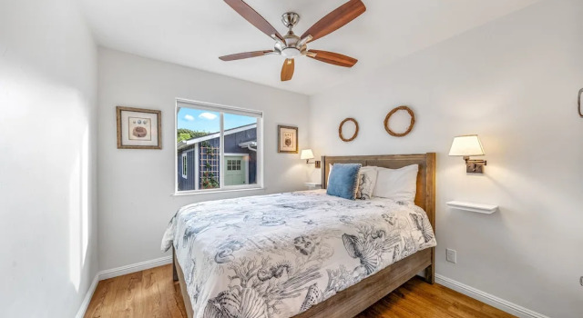 Charming 2 BDR Seaside Cottage 5 Min to Beach!