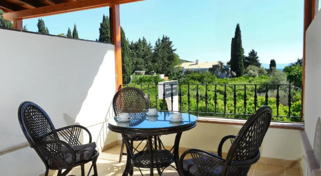 Трёхместный номер Standard Summer in Garden Suites & Beach Hotel