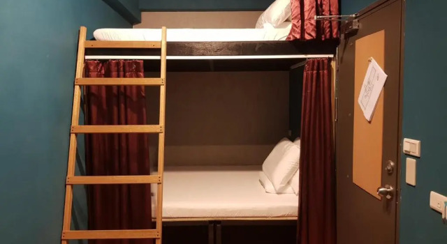 Кровать в общем номере (женский номер) Hostel of Rising SUN