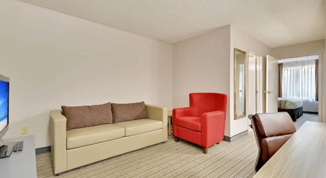 Двухместный люкс c 1 комнатой Country Inn & Suites By Radisson, Charleston North, SC