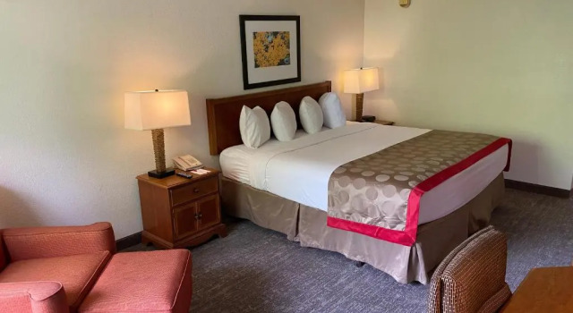 Двухместный номер Ramada by Wyndham Albuquerque Midtown