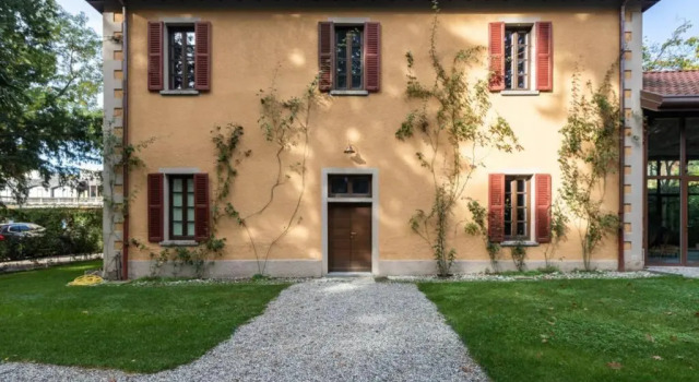 Bilocale nel Parco di Villa Erba, Book Villa Hoteller i Cernobbio med parkering, Parkering