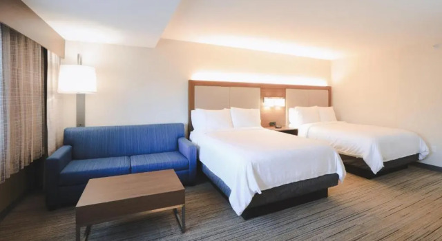 Четырёхместный номер Deluxe Holiday Inn Express Lompoc by IHG
