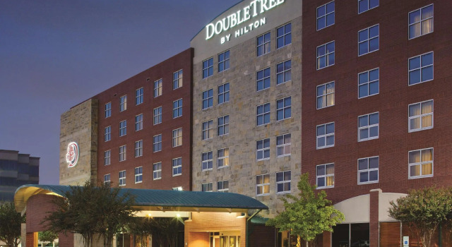 Номер Standard DoubleTree by Hilton Dallas-Farmers Branch