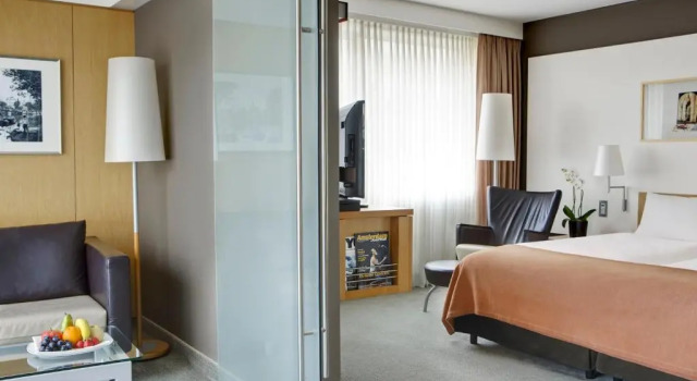 Полулюкс Steigenberger Airport Hotel Amsterdam