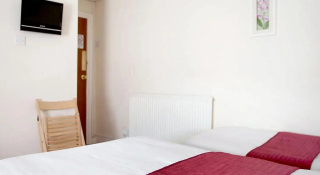 Четырёхместный номер Standard The Glyndale Hotel