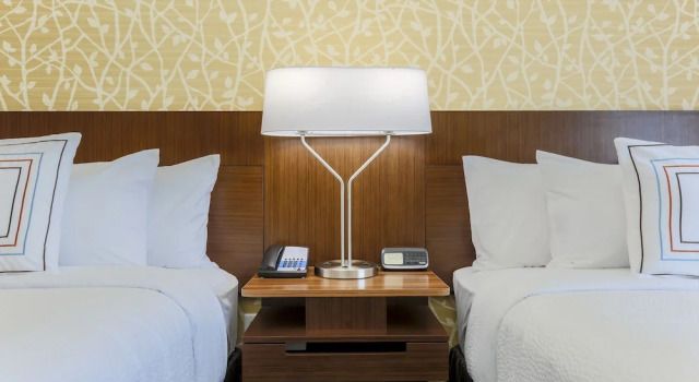 Трёхместный люкс Fairfield Inn & Suites by Marriott Decatur at Decatur Conference Center