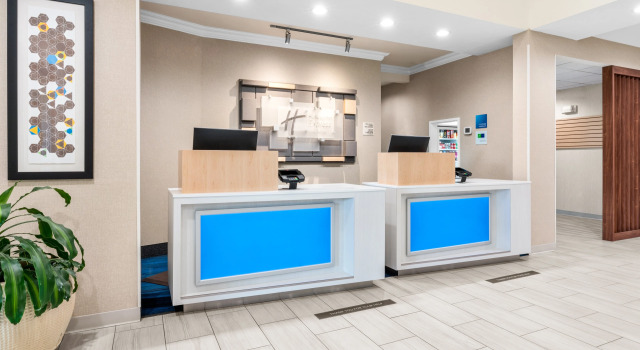 Holiday Inn Express Hotel & Suites Klamath Falls Central, Book Hotel Klamath Falls Oregon