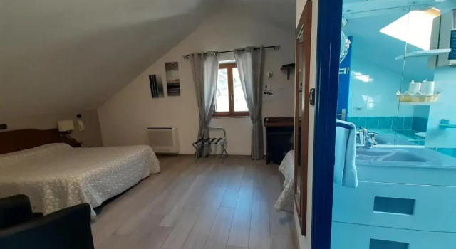 Номер Standard Logis Hôtel restaurant Auberge de la Cascade