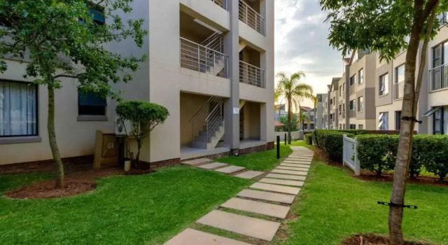 Lovely 2 bedroom apartment around Montecasino, Boek Appartement Sandton 