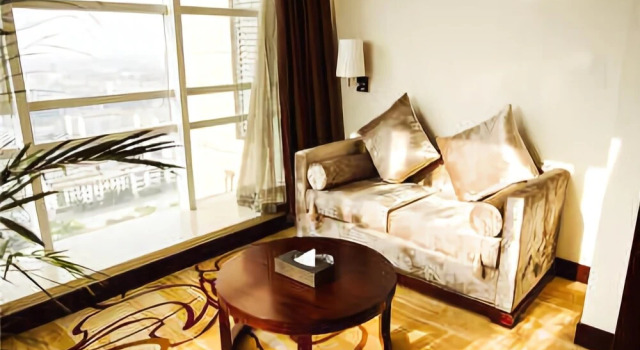 Sunny World Hotel, Buchen Sie Hotel 3-Sterne-Hotels in Jining, 3*