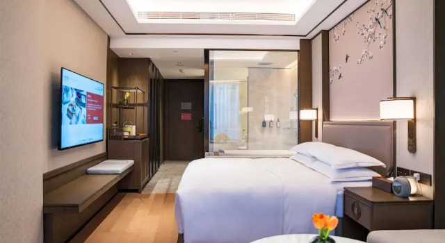 Двухместный номер Executive Yuexiu Hotel Guangzhou,Curio Collection by Hilton
