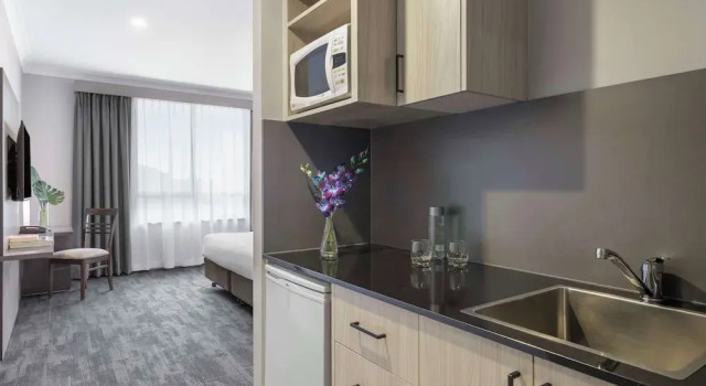 Апартаменты с 2 комнатами с балконом Oaks Sydney North Ryde Suites
