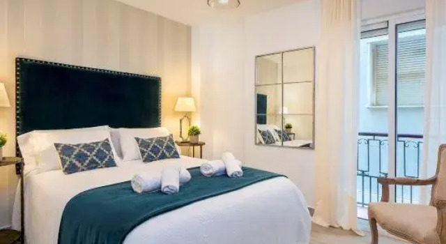Las Flores Luxury Apartment, Забронировать Апартаменты/квартира Малага Коста-дель-Соль, рядом с Музей Кармен Тиссен