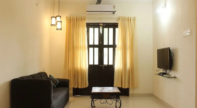 OYO 9175 Home Cozy 1 BHK Near Candolim Beach, Prenota Hotel Hotel a Goa con parcheggio, Parcheggio