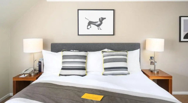 Номер Deluxe с балконом voco Oxford Spires by IHG
