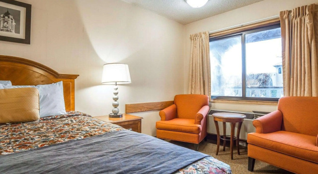 Четырёхместный номер Standard Rodeway Inn Baker City