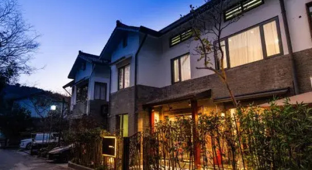 2401 Guesthouse