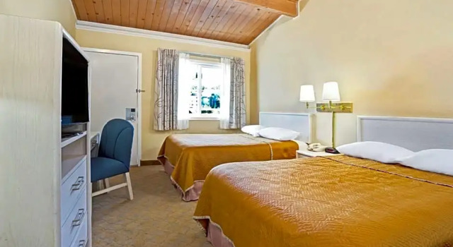 Четырёхместный люкс Travelodge by Wyndham Mill Valley/Sausalito