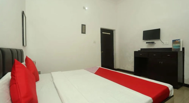 Oyo 18746 Shree Inn
