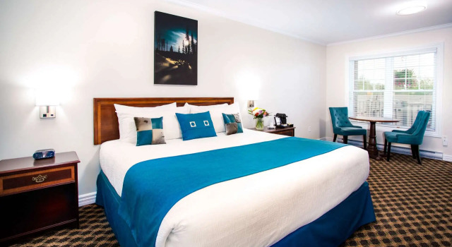 Люкс с 2 комнатами Royal Inn & Suites
