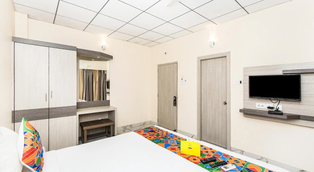 Номер Executive FabHotel Shivangan