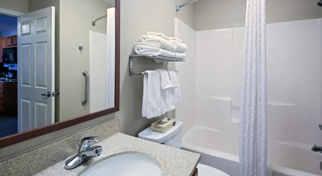 Четырёхместный люкс Candlewood Suites Indianapolis Northwest by IHG