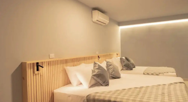 Трёхместный семейный номер Standard Leviu by Bernalo Hotels
