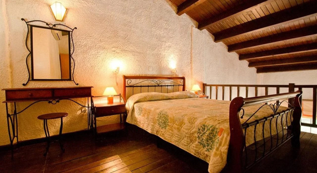 Delphi Hotel