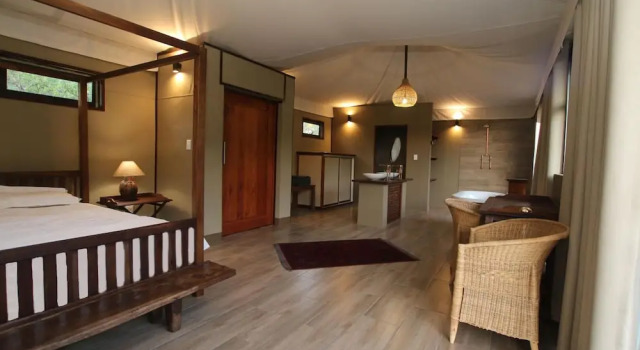 Inzalo Safari Lodge, Book Hotel Welgevonden Game Reserve Waterberg