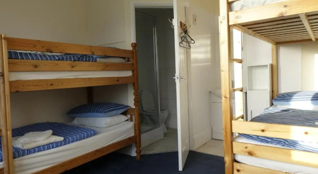 Кровать в общем номере Longbeach- Adults Only