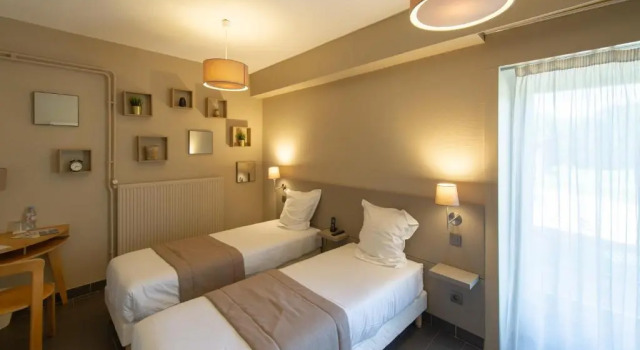 La Sorelle Hôtel Golf et Restaurant, Book Hotel Villette-sur-Ain Ain
