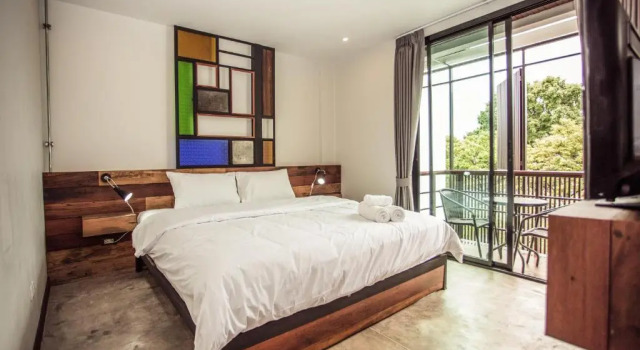 Двухместный номер Deluxe с балконом The Arak Bed Bar and Hostel