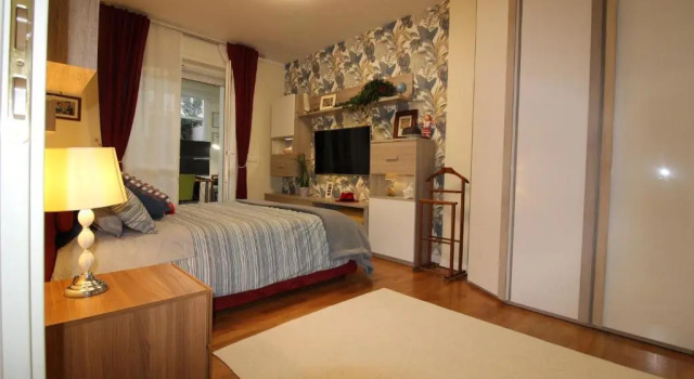 Cozy apt 10 mins walk from Poetto + terrace, Забронировать Отель Куарту-Сант-Элена Южная Сардиния