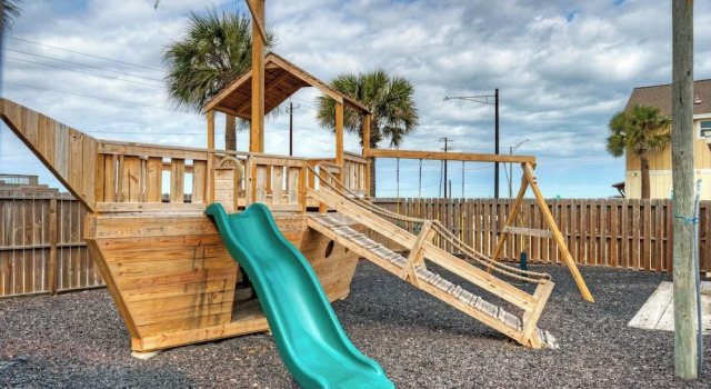 Апартаменты Ocean's 96 by Avantstay Heated Pool + Foosball Table + Media Room + Walk to North Padre Beach