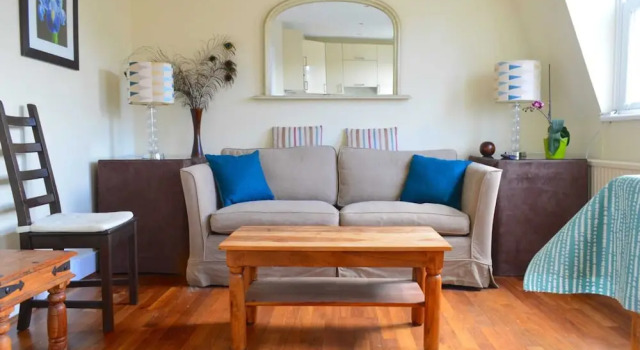 Апартаменты Lovely Top Floor Flat in Leafy Fulham