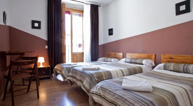 Четырёхместный номер Hostal La Casa de La Plaza