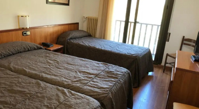 Трёхместный номер Standard Hotel Refugi dels Isards