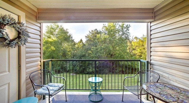 3 Mi to Branson Landing! Condo w/ Game Room Access, Book Lejlighed Hoteller i Kirbyville med parkering, Parkering