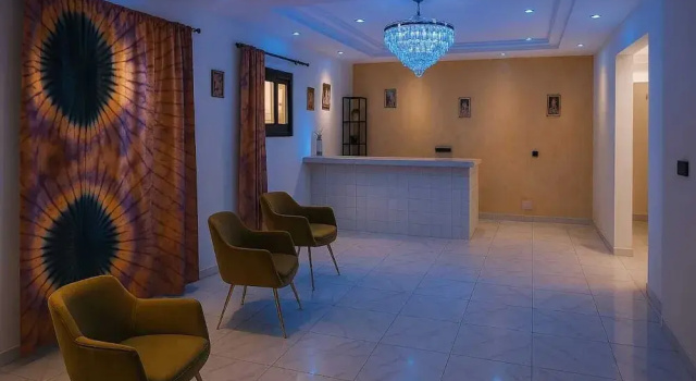 Hotel KEUR HORUS, Rezervovat Hotel Hotely v Saint-Louis s parkováním, Parkování