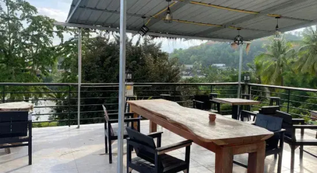 Meet Sunset Hostel Luang Prabang, Book Hostel / Vandrerhjem Luang Prabang Laos