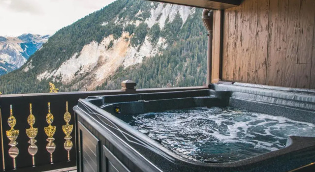 Апартаменты с видом на горы Manali Lodge by Alpine Resorts