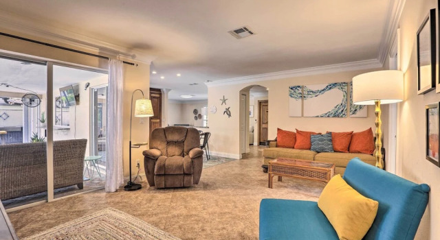 Private Pool + Covered Patio: Cape Coral Haven!, Забронировать Дом для отпуска Виллы Кейп-Корал, Вилла