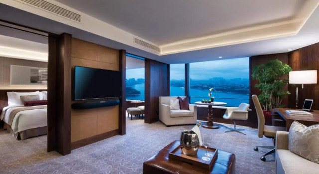 Двухместный клубный люкс Premier White Swan Hotel